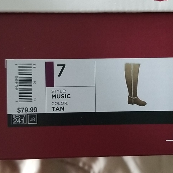 Women's sz 7 sherpa boots - Picture 4 of 4